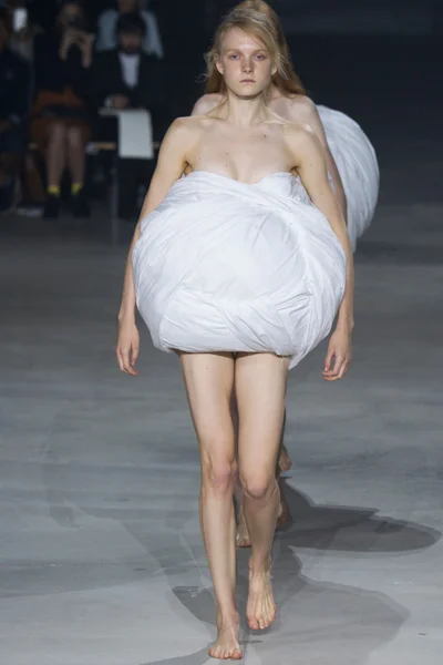 Look 38